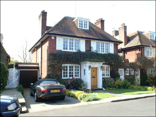 04 Morland Close